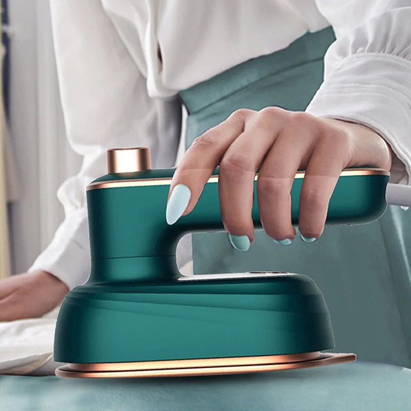 Mini Ferro de Passar Roupas a Vapor Portátil – Elétrico Portátil Bivolt para Viagem e Uso Doméstico – Pequeno e Prático